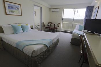 Newcastle Beach Hotel - Accommodation Tasmania 25