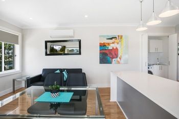 Belmont Executive Apartments - Accommodation Tasmania 15