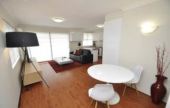 Balmain 4 Mont Furnished Apartment - Accommodation Tasmania 6