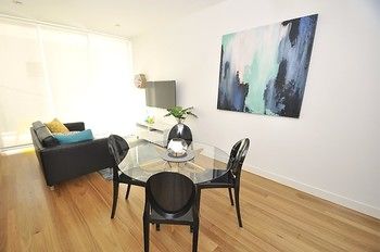 Neutral Bay 4 Young Furnished Apartment - Accommodation Tasmania 3