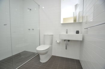 Neutral Bay 4 Young Furnished Apartment - Accommodation Tasmania 14