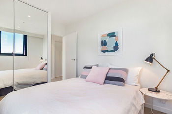 Serviced Apartments Melbourne - Accommodation Tasmania 8