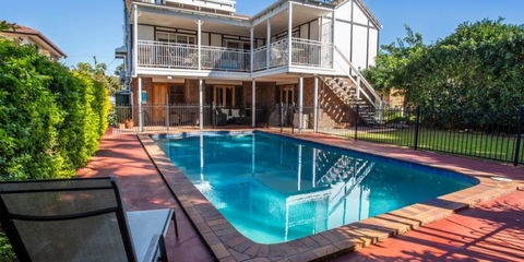 Ainslie Manor BandB - Accommodation Tasmania 1