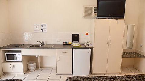 BEST WESTERN Caboolture Central Motor Inn - Accommodation Tasmania 0