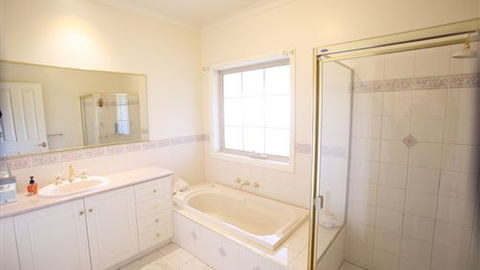 Farm Accommodation - Accommodation Tasmania 7