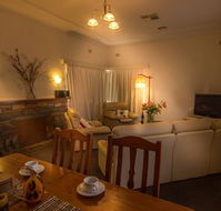 Benson House and Benson Lodge - Accommodation Tasmania