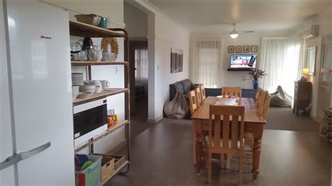 Lakeside Vista Holiday House - Accommodation Tasmania 0