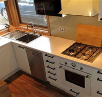 Wallace's - Crystal Creek Chalet 1 - Accommodation Tasmania