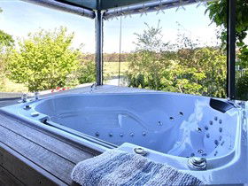 Away To Relax Massage Getaways At Welcome Springs B&B Retreat - Accommodation Tasmania 0