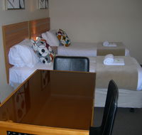 3 Sisters Motel  Cottage - Accommodation Tasmania