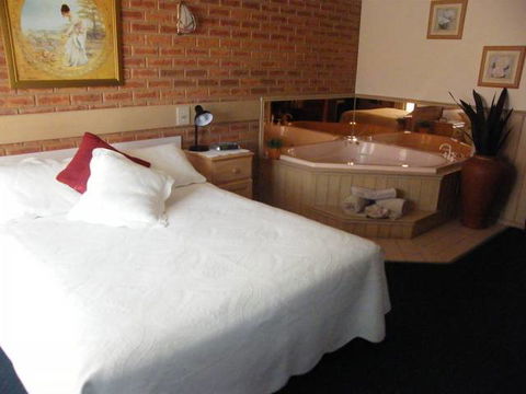 BEST WESTERN Colonial Motor Inn Bairnsdale - Accommodation Tasmania 2