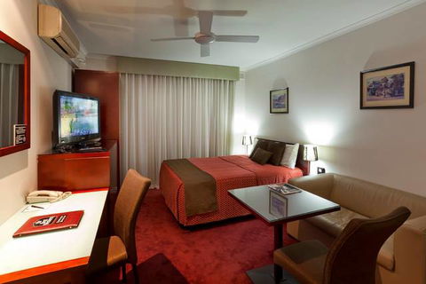 BEST WESTERN Ensenada Motor Inn & Suites - Accommodation Tasmania 0