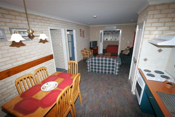 Busselton Villas and Caravan Park - Accommodation Tasmania