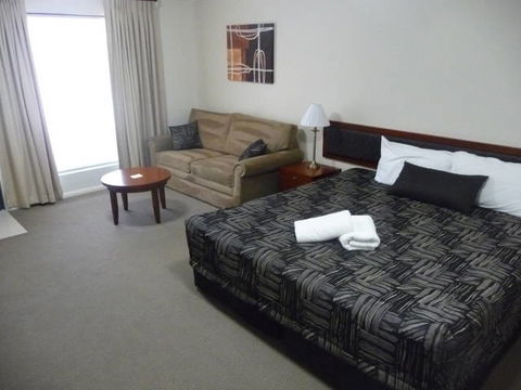 Club Motel - Accommodation Tasmania 2