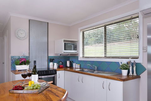 Jacaranda Cottages - Accommodation Tasmania 8