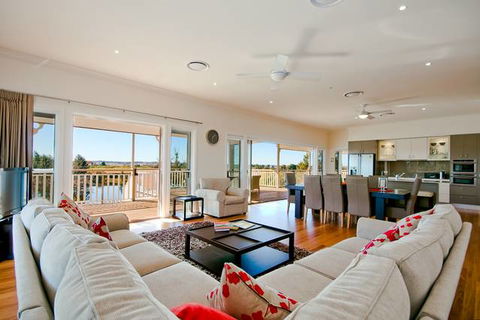 Cornwallis House - Accommodation Tasmania 3