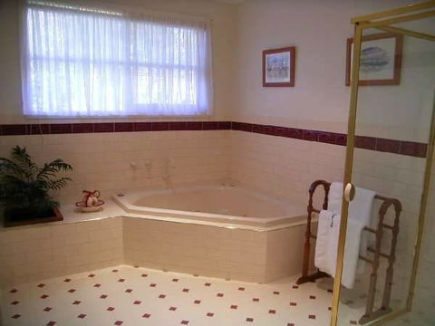 Fernglade On Menzies - Accommodation Tasmania 2