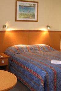 Reef Motor Inn - Accommodation Tasmania 0