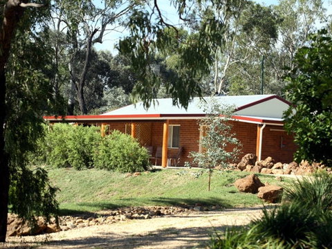 Rubyvale Motel & Holiday Units - Accommodation Tasmania 2