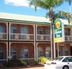 Hamiltons Henry Parkes Motor Inn - Accommodation Tasmania