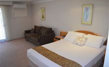 Hilltops Retreat Motor Inn - Young - Accommodation Tasmania 2