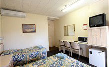 Wattle Tree Motel - Cootamundra - Accommodation Tasmania 0