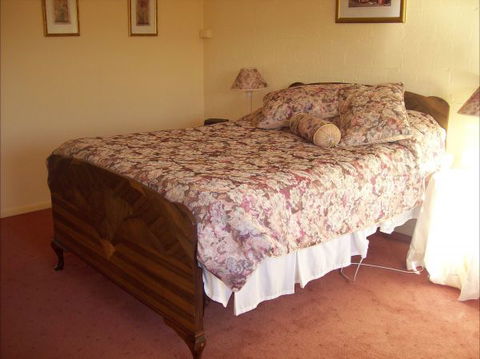 Colonial Inn Guest Rooms - Accommodation Tasmania 4