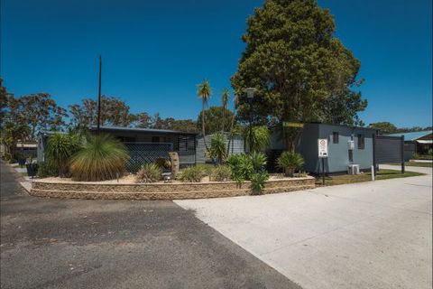 Colonial Holiday Park And Leisure Village - Accommodation Tasmania 0