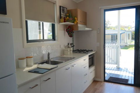 Colonial Holiday Park And Leisure Village - Accommodation Tasmania 2