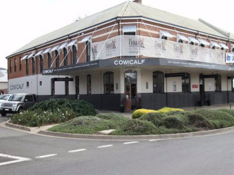 Cow And Calf Hotel - Accommodation Tasmania 0