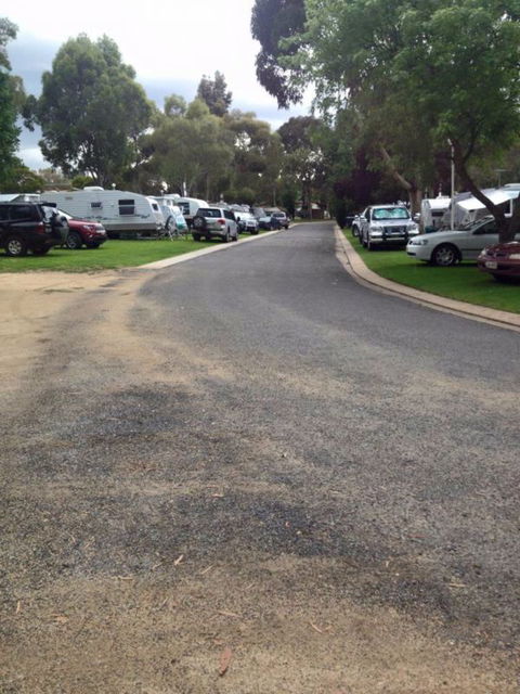 Young Caravan Tourist Park - Accommodation Tasmania 3