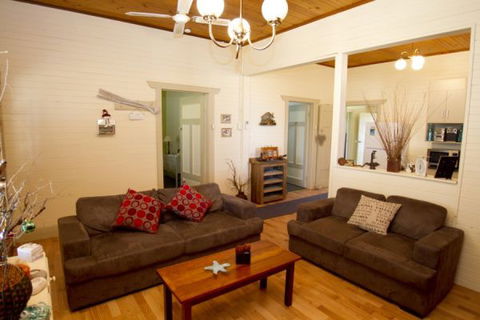 Anderl's Beach Cottage - Accommodation Tasmania 2