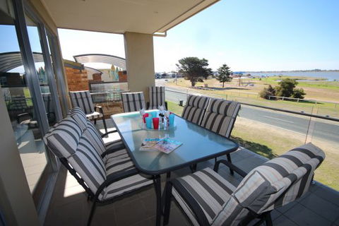 LJ Hooker Goolwa Holiday Rentals - 42 Underwood Avenue, Goolwa Beach - Accommodation Tasmania 1