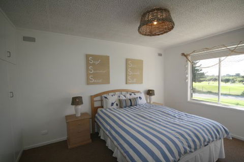 LJ Hooker Goolwa Holiday Rentals - 42 Underwood Avenue, Goolwa Beach - Accommodation Tasmania 9