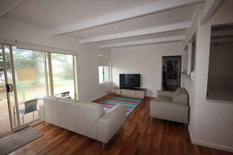 LJ Hooker Goolwa Holiday Rentals - 42 Underwood Avenue, Goolwa Beach - Accommodation Tasmania 12