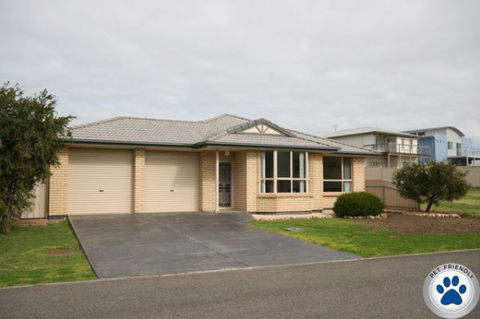 LJ Hooker Goolwa Holiday Rentals - 42 Underwood Avenue, Goolwa Beach - Accommodation Tasmania 20