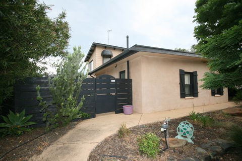 LJ Hooker Goolwa Holiday Rentals - 42 Underwood Avenue, Goolwa Beach - Accommodation Tasmania 24