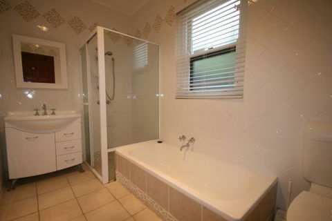 LJ Hooker Goolwa Holiday Rentals - 42 Underwood Avenue, Goolwa Beach - Accommodation Tasmania 26