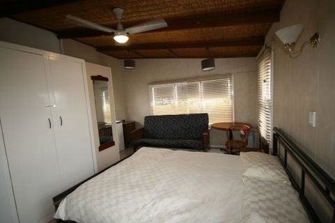 LJ Hooker Goolwa Holiday Rentals - 42 Underwood Avenue, Goolwa Beach - Accommodation Tasmania 27
