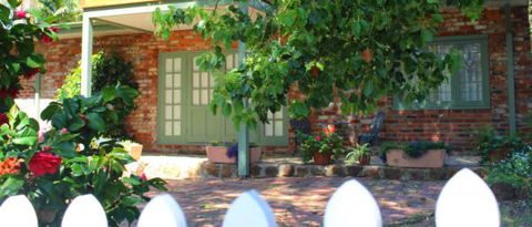 Kalamunda Carriages And Three Gums Cottage - Accommodation Tasmania 0