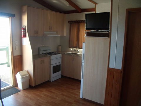 Elliston Waterloo Bay Tourist Park - Accommodation Tasmania 6