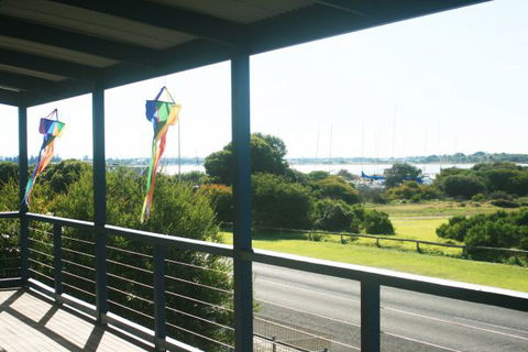 LJ Hooker Goolwa Holiday Rentals - 25 Barrage Road, Goolwa South - Accommodation Tasmania 2