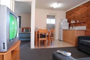Tea House Motor Inn - Accommodation Tasmania 2