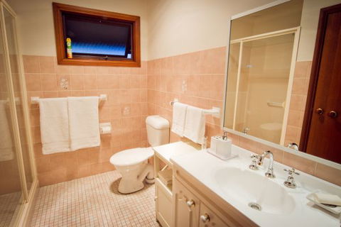 Camden Hillview - Accommodation Tasmania 5