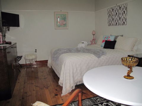 B&B Wodonga - Art Deco Accommodation - Accommodation Tasmania 2