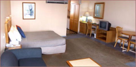 Federation Motor Inn Young - Accommodation Tasmania 1