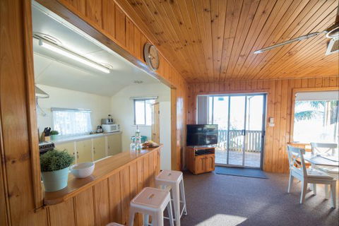 Mundic Waterfront Cottages - Accommodation Tasmania 4