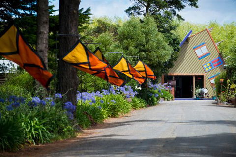 Oakdene Vineyards Guesthouse - Accommodation Tasmania 6