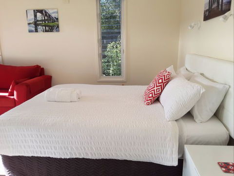 Springtide Studio Apartments - Accommodation Tasmania 1