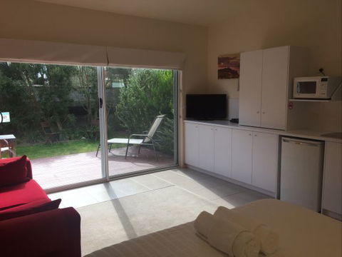 Springtide Studio Apartments - Accommodation Tasmania 7